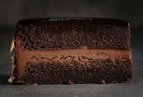 Loomas - Gluten Free Vegan Chocolate Cake (Pre-Sliced)